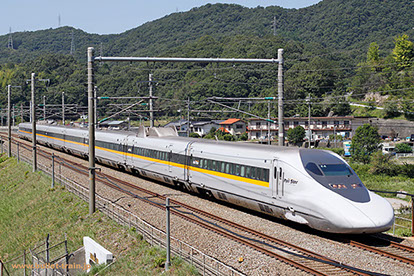 【鉄道愛好家】【貴重】700系新幹線車両構造編 第3版 鉄道模型TOMIX E3系700番台現美新幹線6両セット JR E3-700