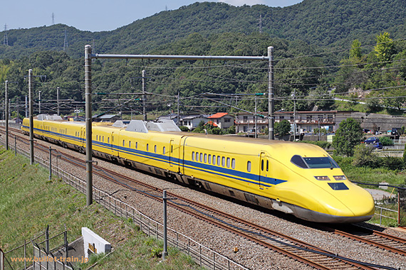 ドクターイエロー イーストアイ 新幹線 Shinkansen